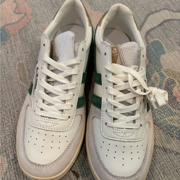 Women’s Gola Sneakers Size 7, Green/White - Picture 2 of 4